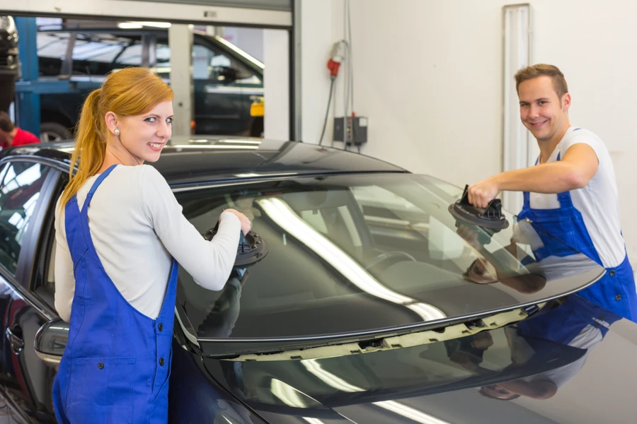 Choosing The Right Technicians For Windshield Installation Services Washington, DC Choosing The Right Technicians For Windshield Installation Services Washington, DC